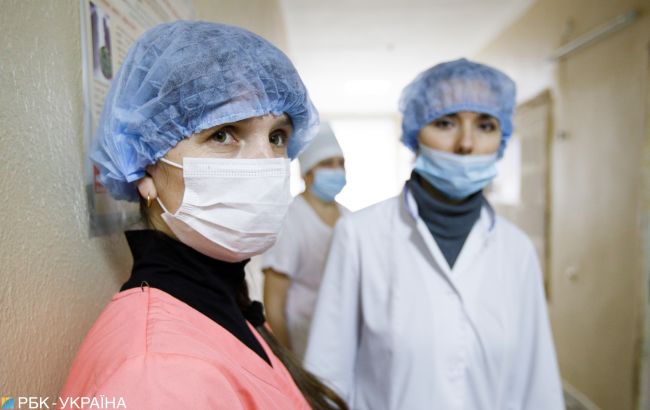 В Україні хочуть спростити виплати компенсацій медикам: у Раду внесли закон