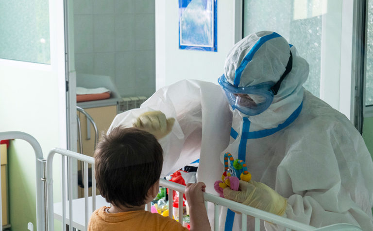 Коронавірус небезпечний для дітей: перебіг і ускладнення стали важчі
