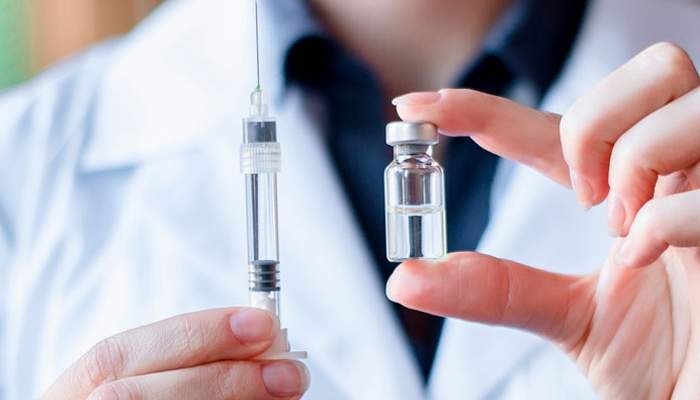 В Україні скасували щеплення від коронавірусу залишками вакцини