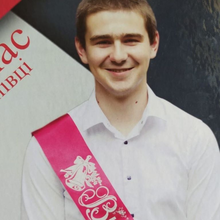 Шукають вже два дні: У Миколаєві 18-річний студент зник по дорозі на екзамен, прохання до всіх небайдужих допомогти у розшуку