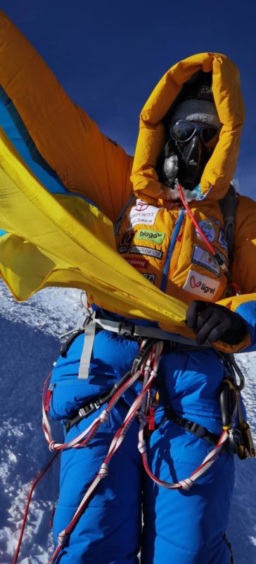 Українська альпіністка потрапила в скандал зі сходженням на Еверест: її звинувачують в шахрайстві