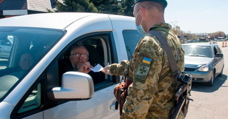 Штам коронавірусу “Дельта”: Україна заборонила в’їзд без COVID-тесту прибулим із чотирьох країн