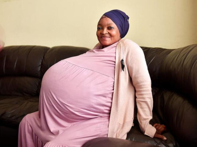 У ПАР жінка народила відразу 10 дітей і претендує на світовий рекорд