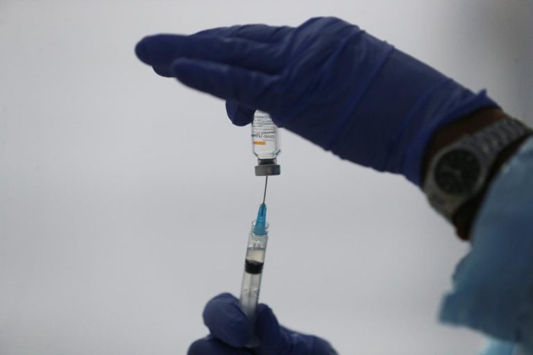 Українці, щеплені вакциною CoronaVac, можуть відвідати 10 країн Європи: перелік