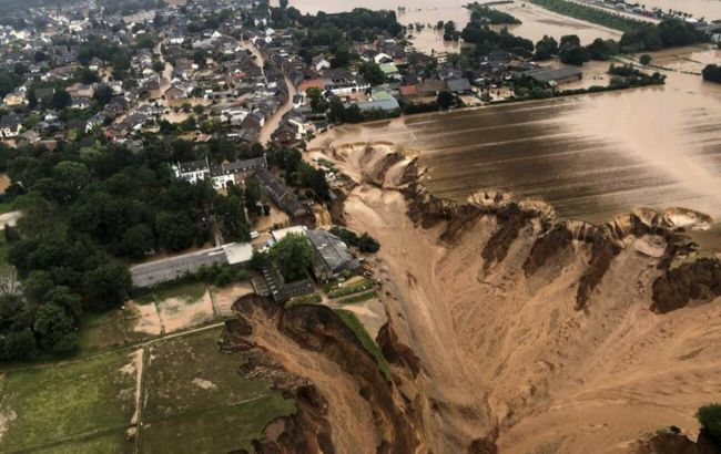 “Потоп століття”: показали фото руйнівної стихії в Німеччині