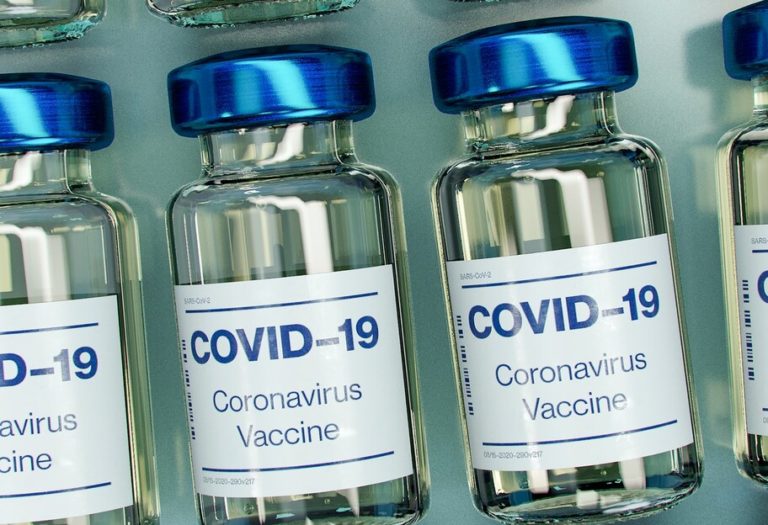 “Небезпечна тенденція”: у ВООЗ висловилися, чи можна поєднувати вакцини