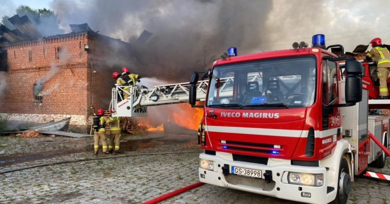 У Польщі двоє селян врятували з вогню заробітчан з України