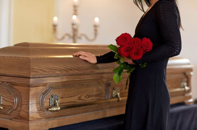 Маму під час похорону забрала швидка: втопився 18-річний хлопець, який відпочивав з друзями