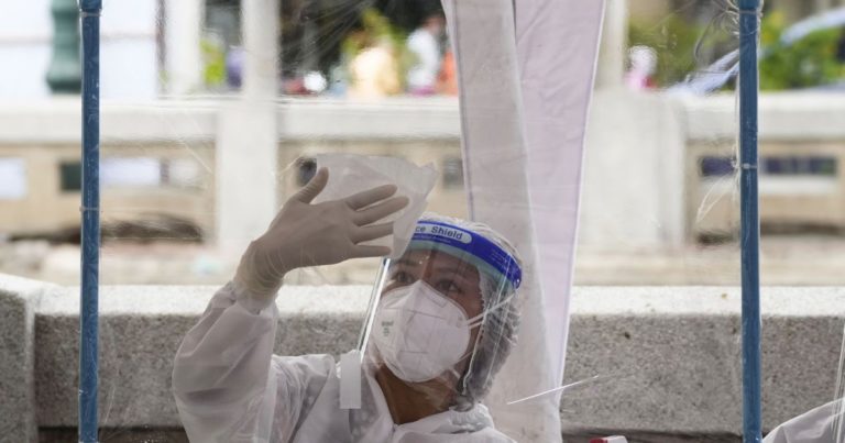 «Дельта» може заполонити Україну вже за кілька тижнів: епідеміологиня попередила про спалах коронавірусу