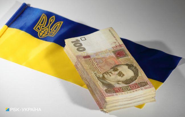Хто з українців отримає матеріальну допомогу до Дня Незалежності: пощастить не всім