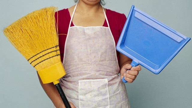 В Україні пропонують узаконити працю найманих домашніх працівників