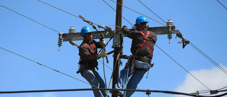 В Польщі загинув 25-річний українець: з невідомих причин той заліз на електричний стовп