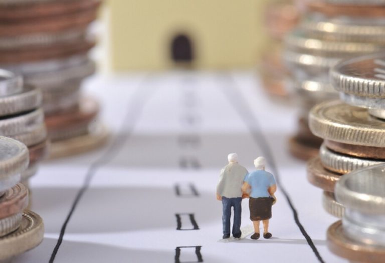 Українки у 2022 отримають надбавку до пенсії: кого чекає доплата