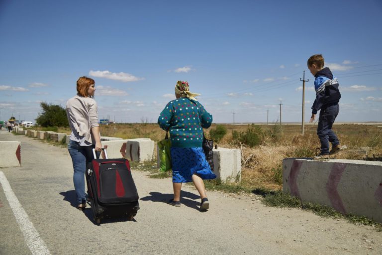 Голоси Донбасу. Навіщо Росія роздає паспорти жителям ОРДЛО і жене їх на вибори