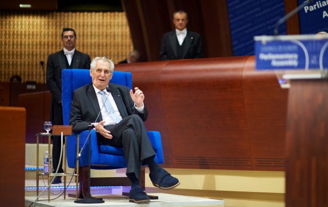 Президент Чехії залишається в реанімації. Сенат розгляне передачу його повноважень