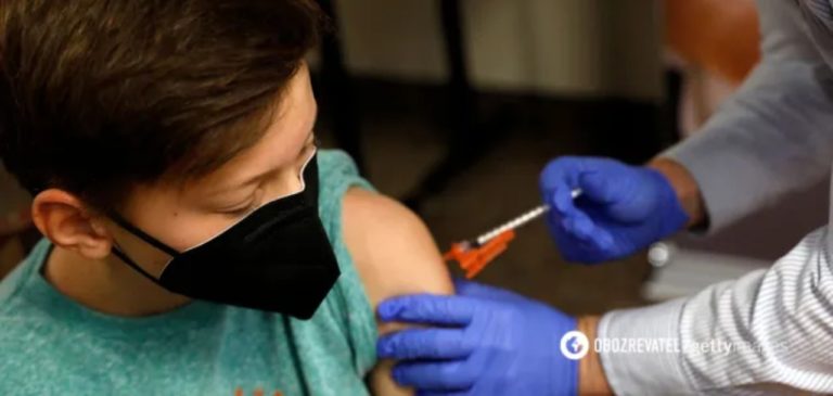 Українцям детально пояснили, протягом якого часу після перенесеного коронавірусу можна вакцинуватися