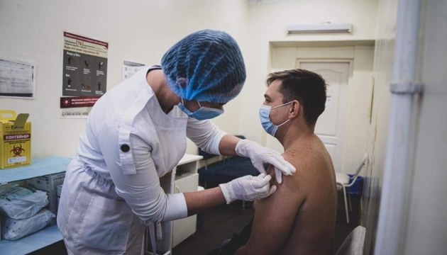 Посилення карантину мотивувало людей вакцинуватися – епідеміолог
