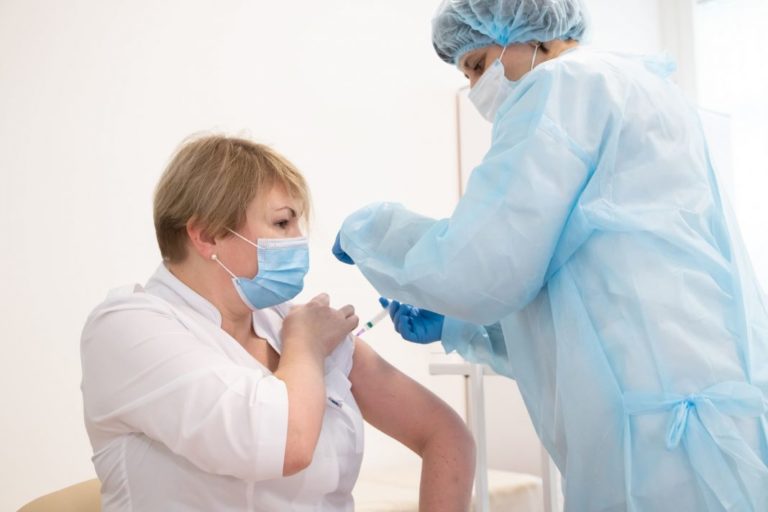 У МОЗ затвердили перелік професій, які підлягають обов’язковій вакцинації