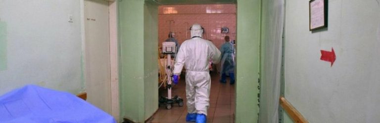 “Штам “Омікрон” вражає швидкістю зараження, нажахані медики готові до локдауну”: лікар про страшну загрозу вірусу