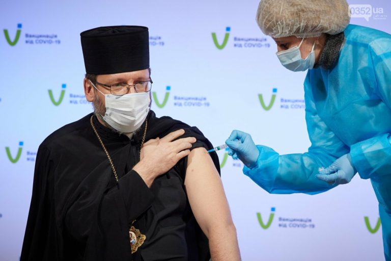“Церква не заперечує вакцинацію”: українські релігійні лідери активно підтримують вакцинацію (ФОТО)