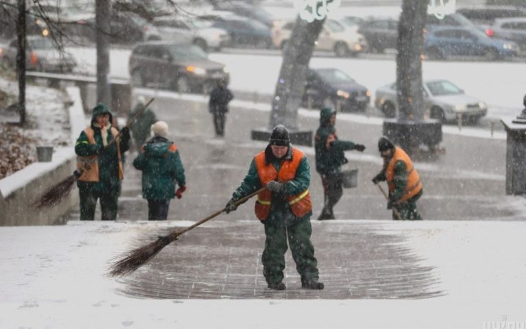 На Україну насувається друга сніжна хвиля та похолодання: прогноз погоди на тиждень