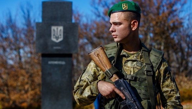 Українським прикордонникам дозволили застосовувати зброю