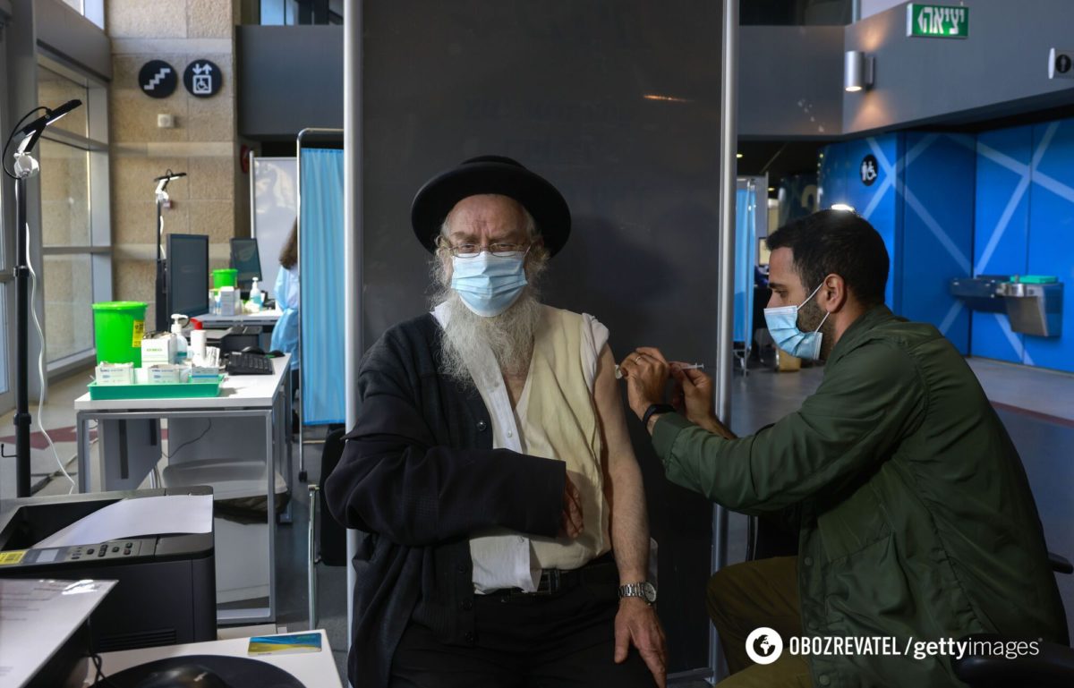 Масова вакцинація в Ізраїлі врятувала медичну систему від колапсу