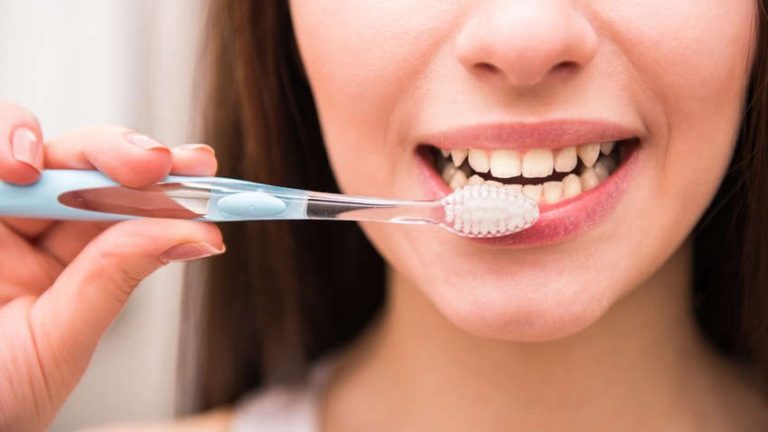 До смертельних ковідних ускладнень можуть призвести нечищені зуби: несподівані результати дослідження