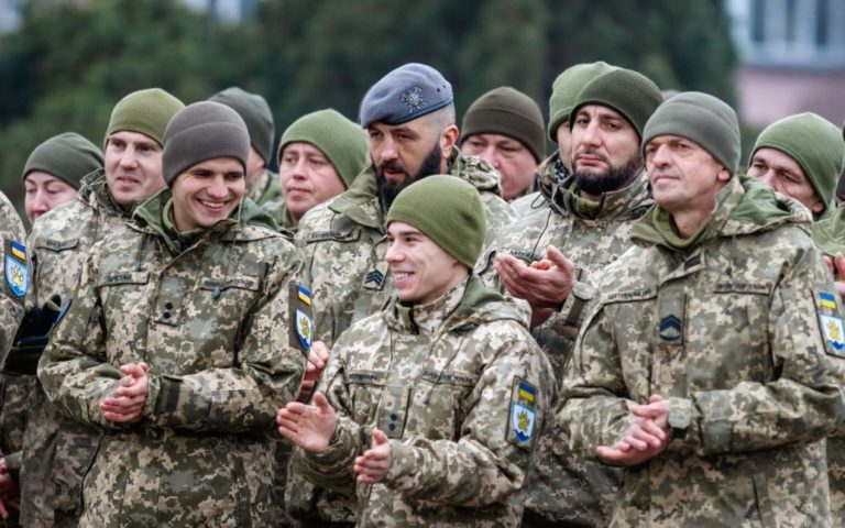 Зеленський затвердив терміни призовів до армії в 2022 році: дати і хто може розраховувати на відтермінування