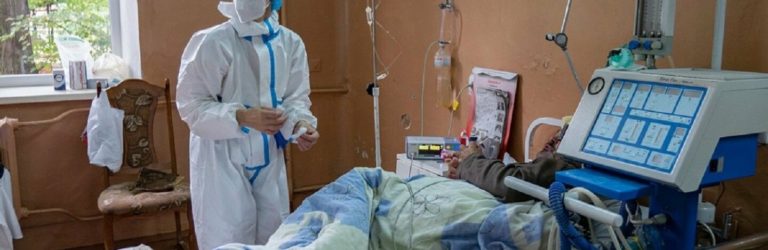 “Штам “Омікрон” налякав лікарів своєю особливістю, людський імунітет під загрозою”: медики про небезпеку вірусу