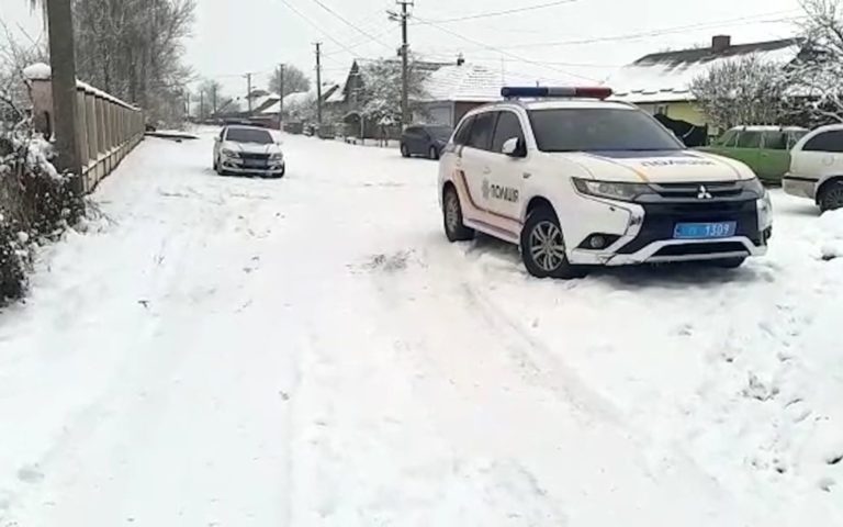 Чоловік на очах у 10-річної доньки вбив вагітну дружину: фото