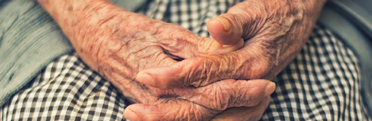“Я зворушена вашою добротою”: бабуся, яка загубила пенсію, написала зворушливий лист-подяку (ФОТО)