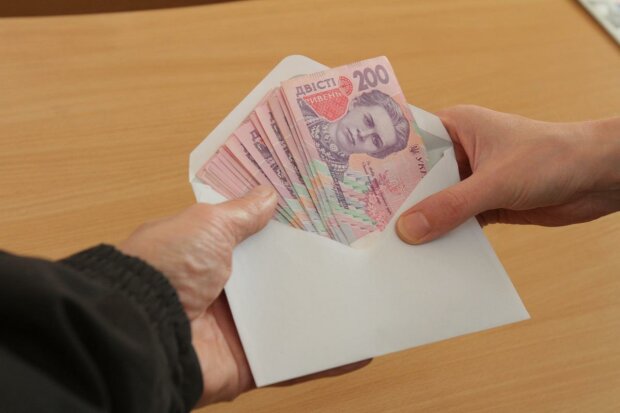 Середня зарплата зросте до 19 258 грн: Мінекономіки потішило українців перед Новим роком