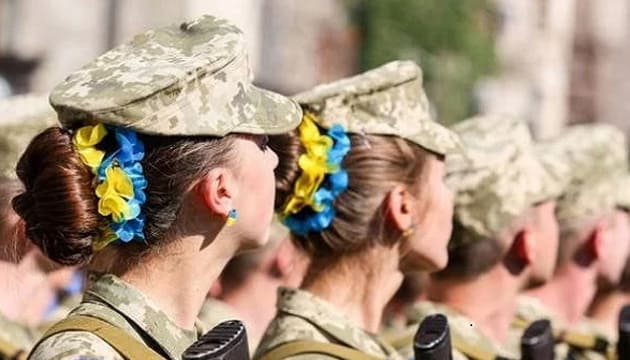 “Тільки в крайньому разі”: стало відомо, за яких умов жінок можуть призвати на військову службу