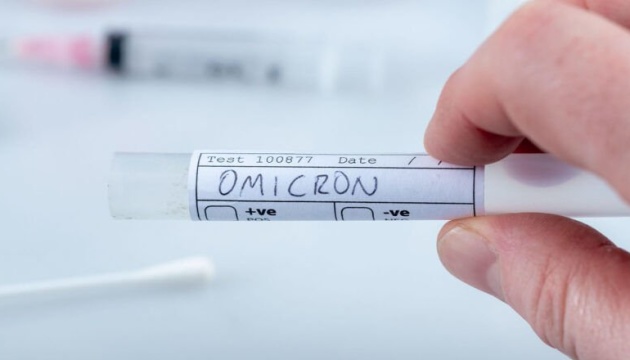 У МОЗ назвали п’ять симптомів, на які найчастіше скаржаться заражені Омікроном
