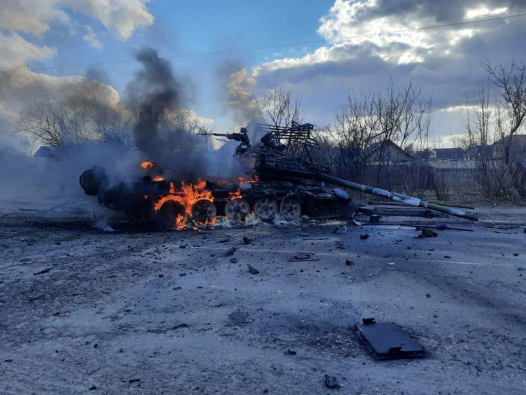 Російські війська не змогли прорватися в Чернігів: фото наслідків боїв