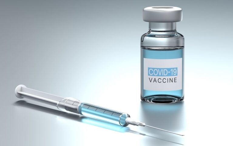 Грип та COVID-19: чи захищає одна вакцина від різних хвороб