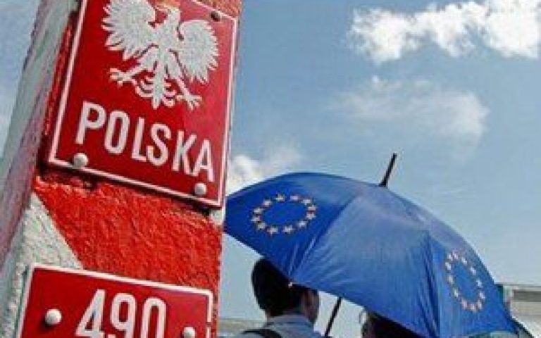 Польща приймає біженців з України: стало відомо, де розташовуватимуть людей