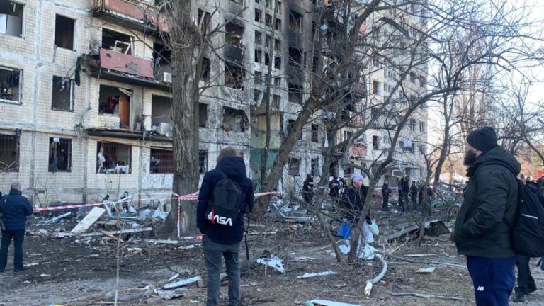 «Мы атакуем только военные объекты высокоточным оружием»  Це – військовий об‘єкт на Оболоні, будинок, який ніс загрозу росії