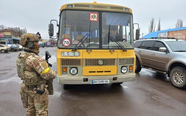 Деякі діти не розмовляють від пережитого шоку: вдалося вивезти близько двох сотень людей