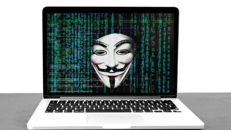 Хакери Anonymous зламали центробанк рф