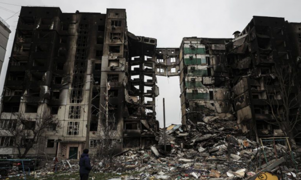 Геноцид у Бородянці: окупанти бомбили багатоповерхівки і забороняли діставати з-під завалів похованих живцем людей