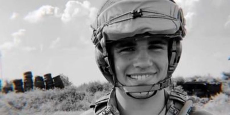 Йому було лише 20 років: У боях за Маріуполь загинув боєць, який у мережі зачарував усіх українок