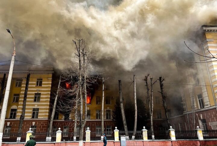 У Росії знову пожежа: Горить інститут Міноборони. ФОТО, ВІДЕО