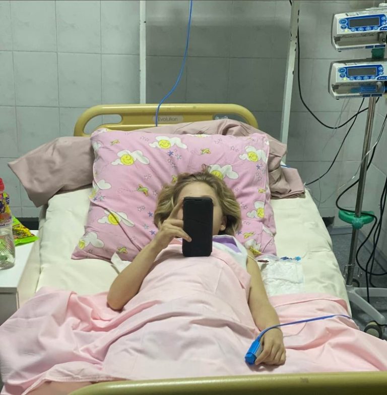 10-річна Яна втратила маму та обидві ноги внаслідок обстрілу військами РФ вокзалу у Краматорську