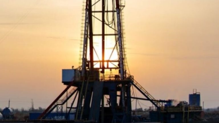Найбільший нафтотрейдер Vitol Group припинить торгівлю російською нафтою до кінця 2022 року