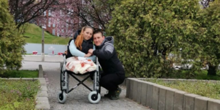 “Я побачила, що не маю ніг”: Медсестра з Лисичанська розповіла, як підірвалася на снаряді і вижила