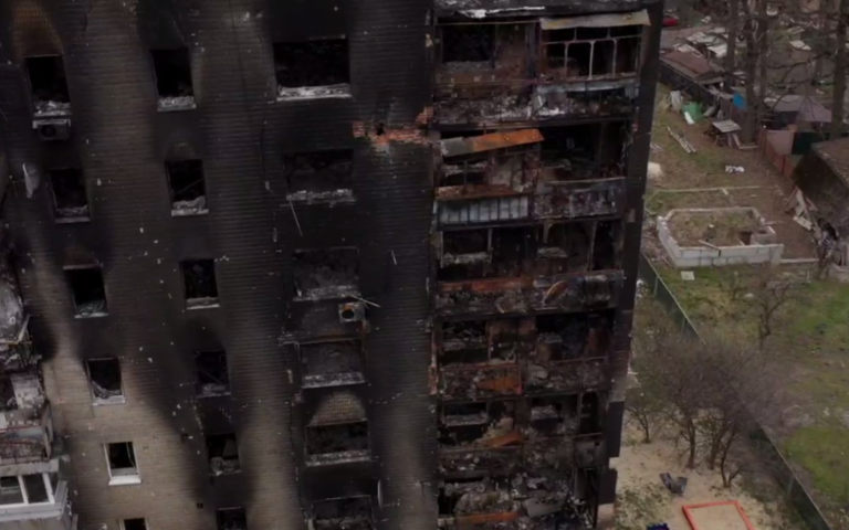 Мер Ірпеня показав, який вигляд має місто після звільнення від окупантів (відео)