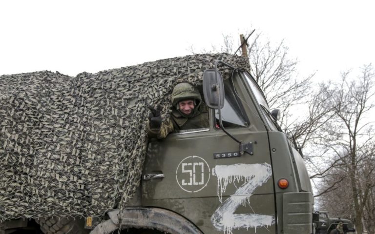 Окупанти застрелили у голову: у Київській області на узбіччі дороги знайшли тіла трьох чоловіків