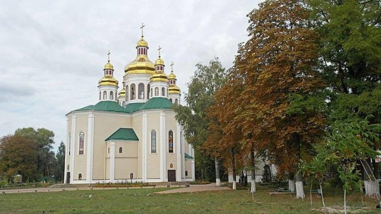 Московській церкві стає дедалі важче дихати в Україні
